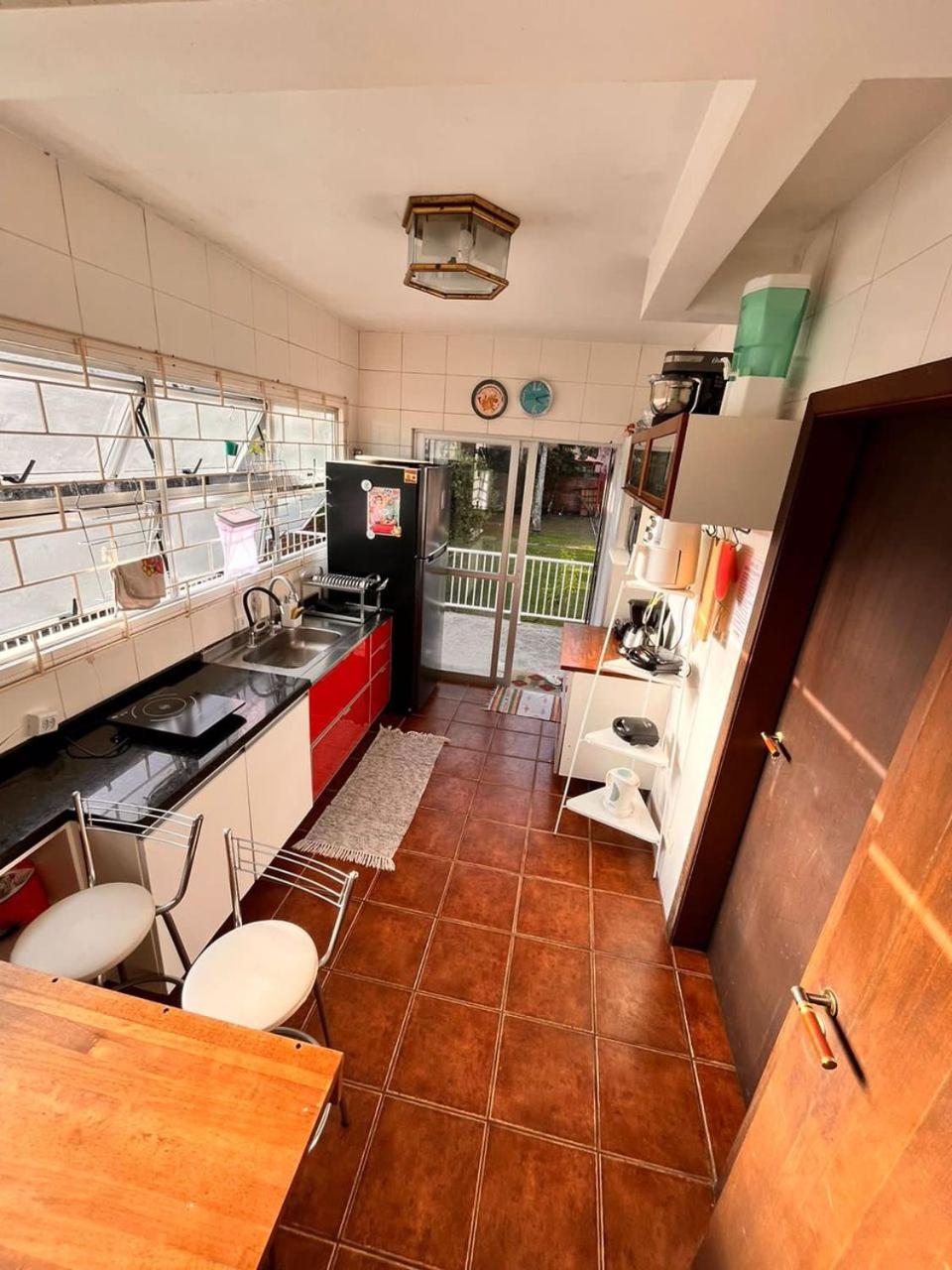 Opera Hostel Κουριτίμπα Εξωτερικό φωτογραφία