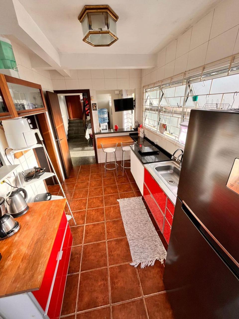 Opera Hostel Κουριτίμπα Εξωτερικό φωτογραφία
