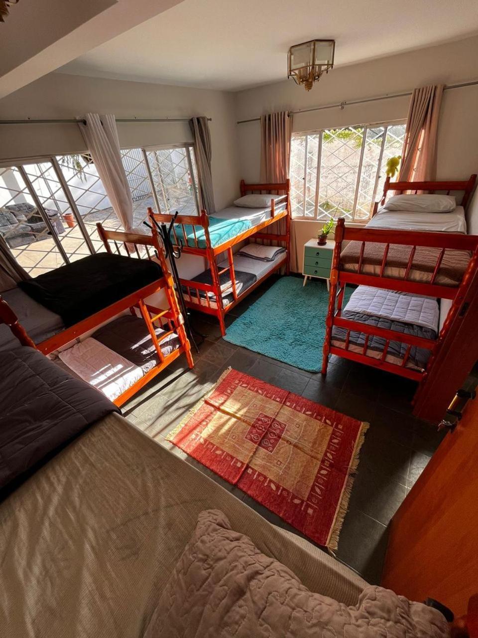 Opera Hostel Κουριτίμπα Εξωτερικό φωτογραφία